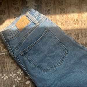 ABERCROMBIE STRAIGHT LEG MOM JEANS